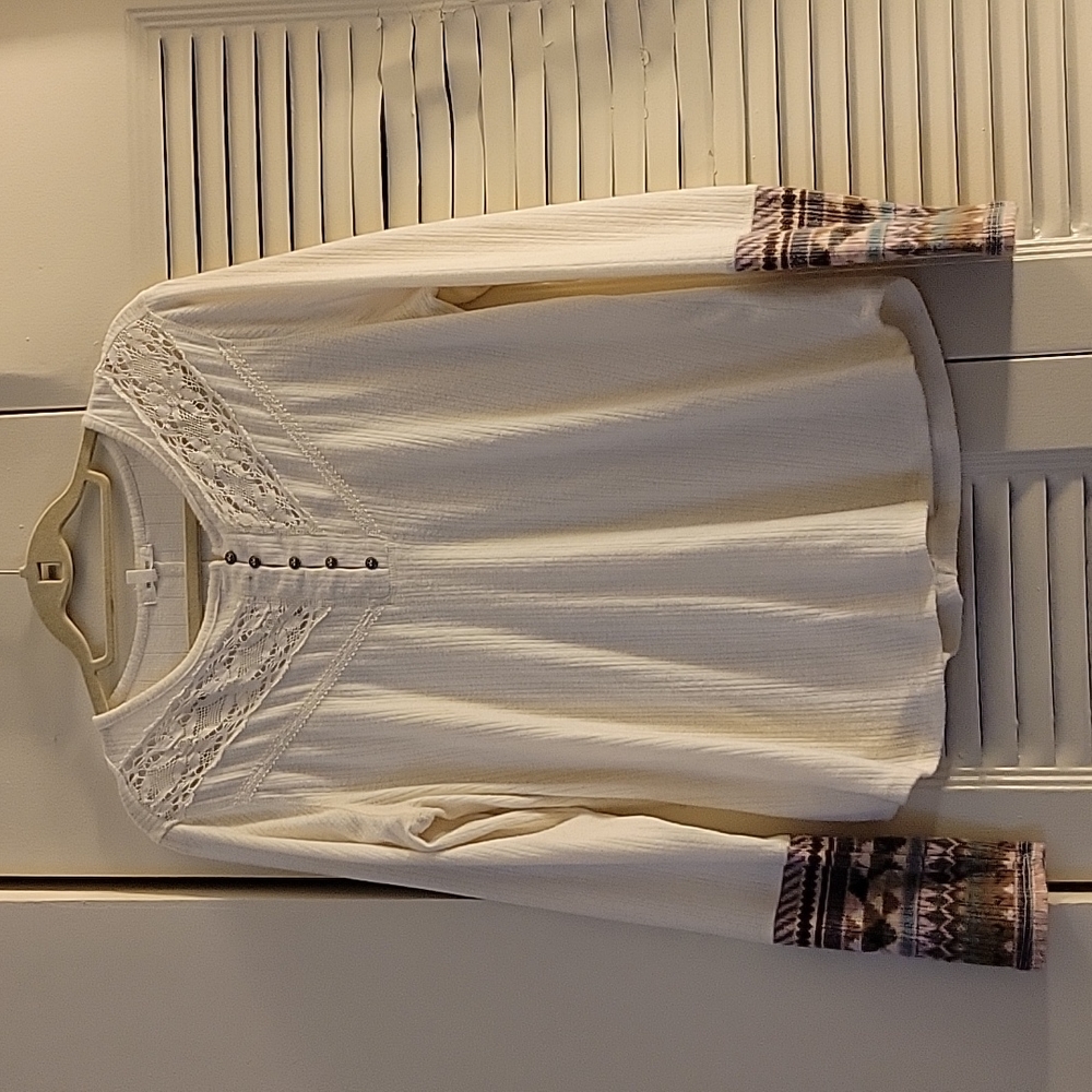 Maurices Off White Large Long Sleeve Top